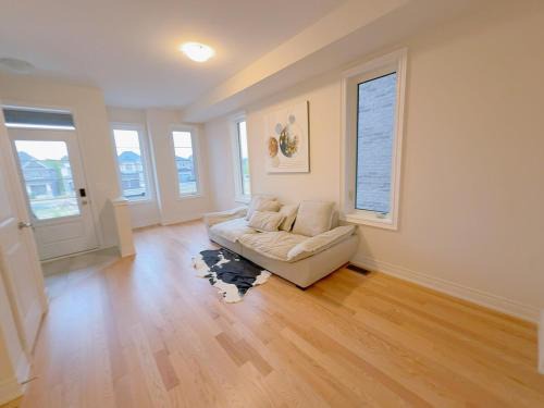 Pickering Casa | Vantage Stay pickering 4-BR