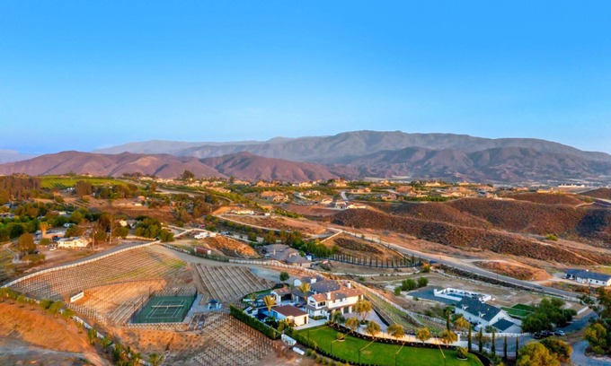 Temecula Complejo | Vaquero by Fieldtrip | Modern Wine Country Resort