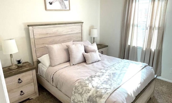 Haltom City Casa | Vaqueros Village - Fort Worth