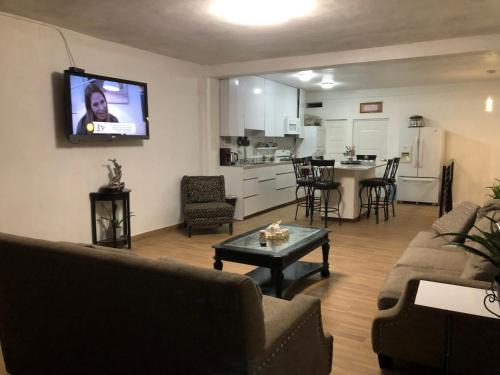 Playas de Rosarito Apartamento | Varela's Oceanview Hillside Condo in Puerto Nuevo
