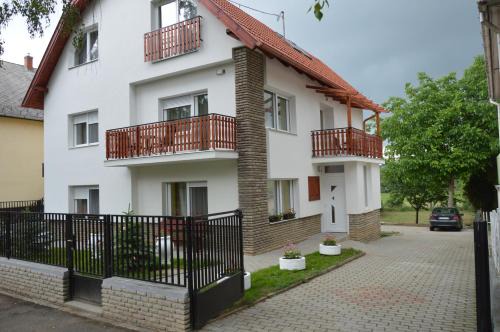 Heviz Apartamento | Varga Apartman Hévíz