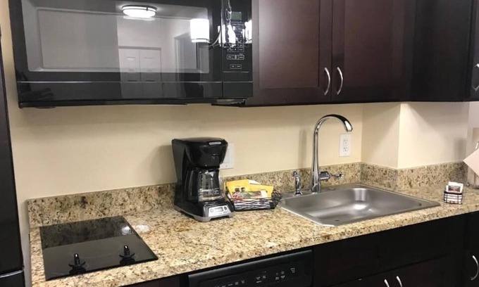 Palo Verde Casa | Varsity Clubs of America-Tucson Chapter offers Pool & Kitchenette"