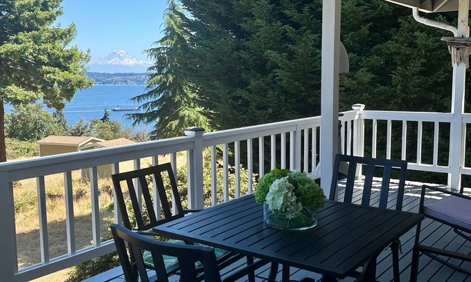 Vashon Island Casa | Vashon Island Paradise: Mountain Views & Beach Access