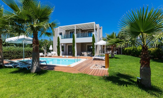 Rethymno Villa | Vasia Villa, Pool, Playground & Close to the Beach
