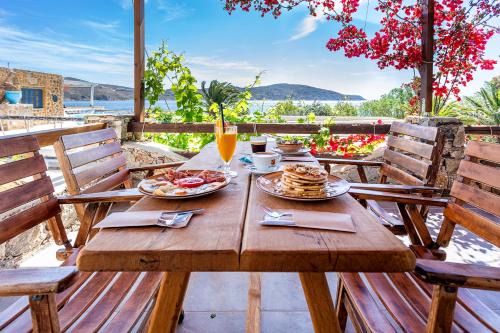 Livadi Casa | Vassilia on the beach Serifos