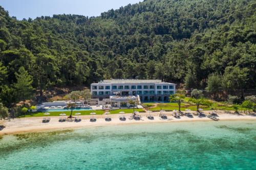Golden Beach Hotel | Vathi Cove Luxury Resort & Spa