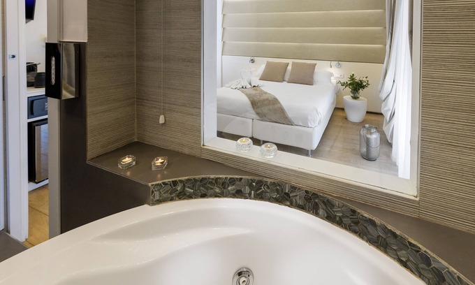 Rione XIV Borgo Casa | Vatican Style