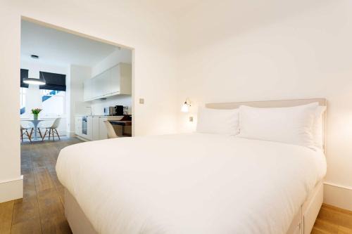 South Hampstead Apartamento | Veeve - Contemporary in Swiss Cottage
