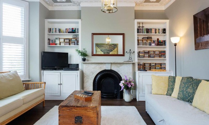 Oval Casa | Veeve - Embassy Elegance