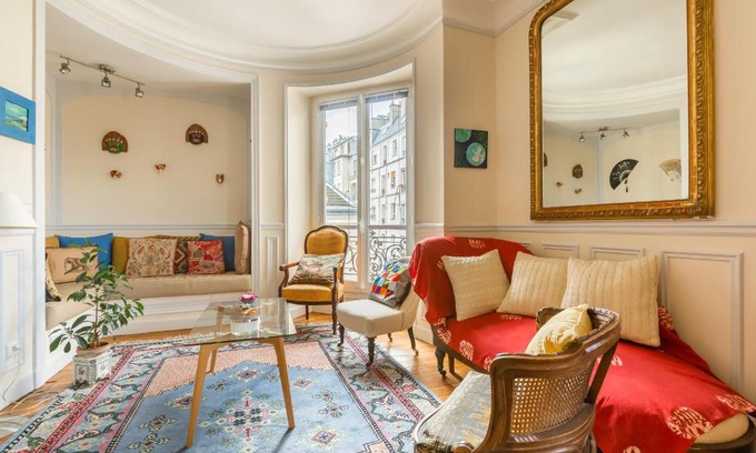 Les Iles Apartamento | Veeve - Overlooking the Seine on Ile de la Cité