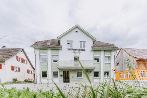 Hard Hotel | Velotique Hotel Angelika