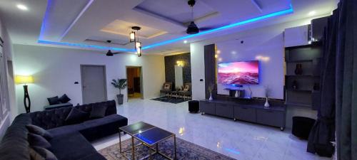 Fatehjang Apartamento | VELVET VIBES VILLA Near Islamabad Airport