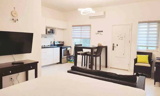 Venetian Road Settlement Apartamento | Venetian Breeze Cozy Studio #6