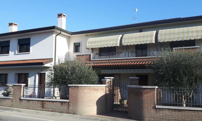 Camponogara Casa | Venecia! 15 'en tren. Lido, Chioggia, Padua, Treviso, Verona-Wi-Fi gratis.