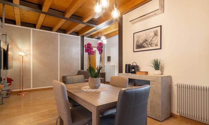 Noventa di Piave Apartamento | [Venice-Suite Hemingway] a few steps away Outlet with Netflix and Wi-fi