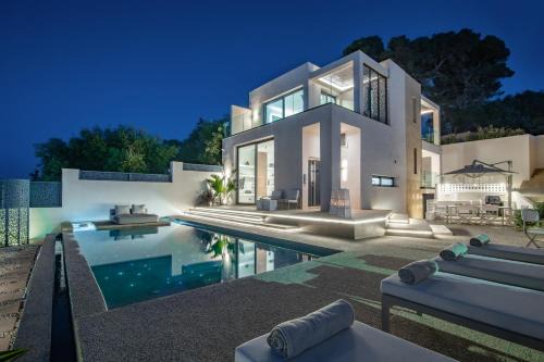 Akrotiri Villa | Ventus Villa - A Luxury Sea View Retreat in Akrotiri