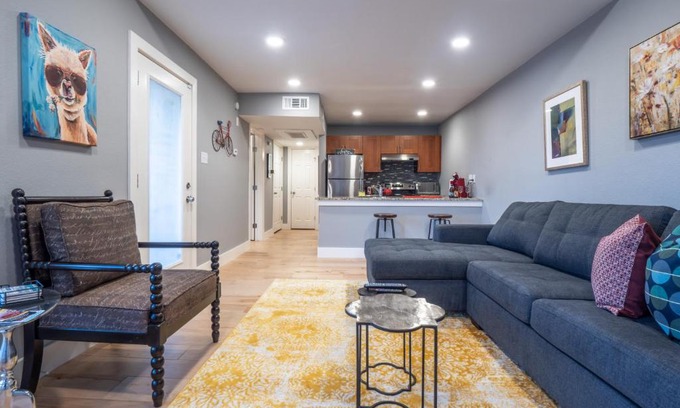 North Loop Apartamento | Verandas at Uptown