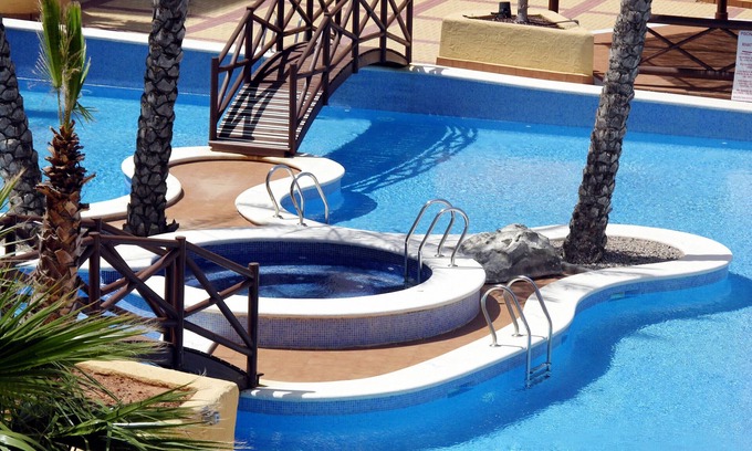 Playa Honda Apartamento | Fantásticas vistas al mar, wifi, 2 piscinas, estacionamiento