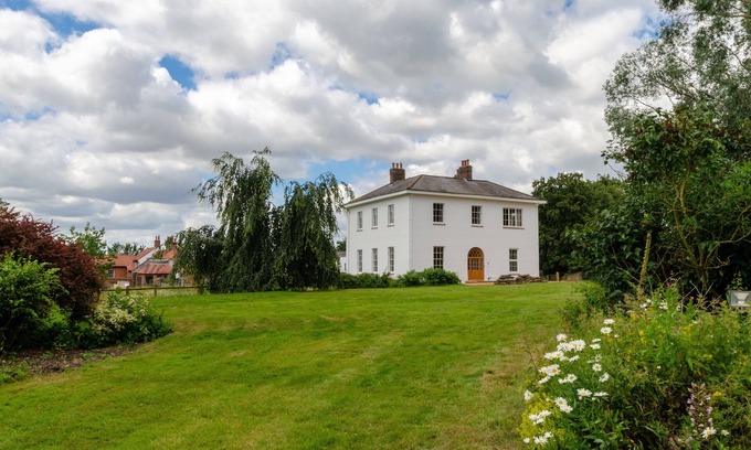 Fakenham Casa | Vere Lodge & Garden Wing
