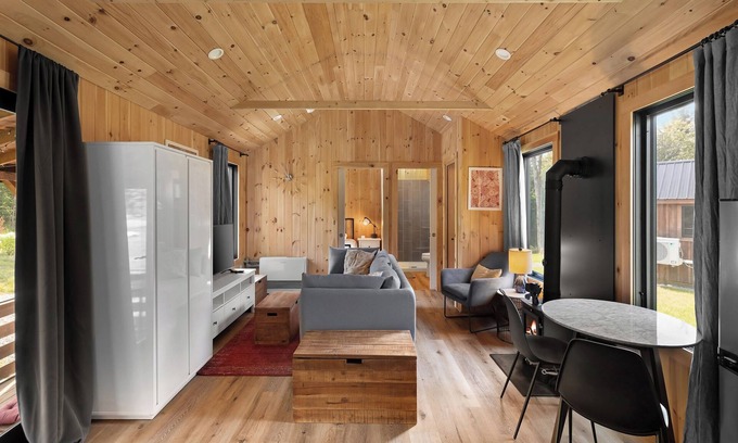 Wolcott Casa | Vermont Scandinavian Chalet (B)