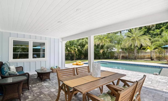 Central Beach Casa | Vero Beach lifestyle steps to town and beach.