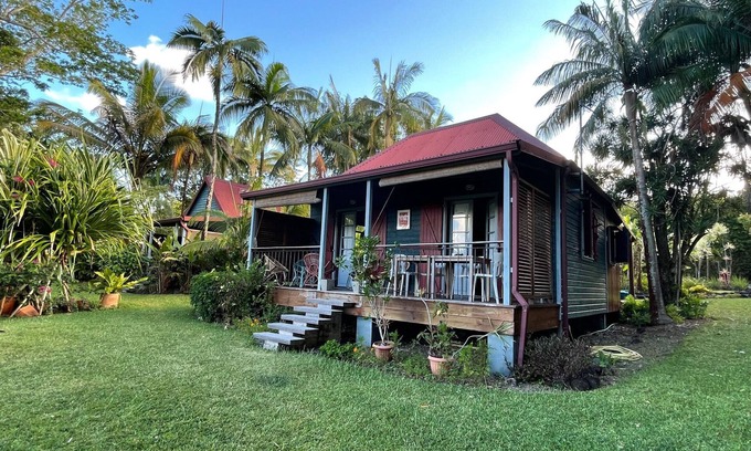 Sainte-Rose Cabaña | VERT NATTE Cottage with Creole Garden in Sainte-Rose