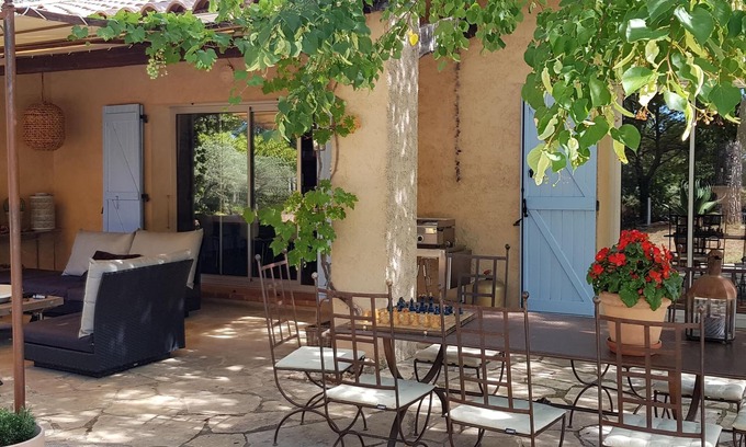 Aups Villa | Villa independiente muy atractiva con piscina