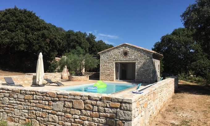 Vezenobres Casa | Muy bonito edificio medieval vista panorámica piscina climatizada