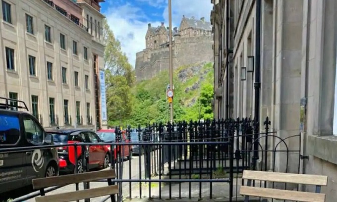 Tollcross Apartamento | Very central, next to the Castle with garden