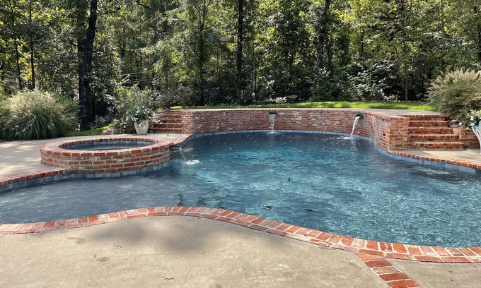Oxford Casa | VERY CLOSE TO OLE MISS CAMPUS!! Wonderful 1 Bedroom Pool House…GREAT Location!