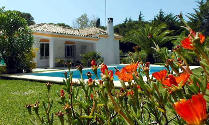 Cabo Roche Casa | Very comfortable vacation home with well-kept garden and private swimming pool.