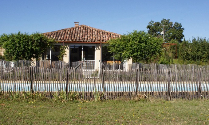Coux-et-Bigaroque-Mouzens Villa | muy bonita casa de 3 dormitorios 2 baños, gran piscina privada en una zona tranquila