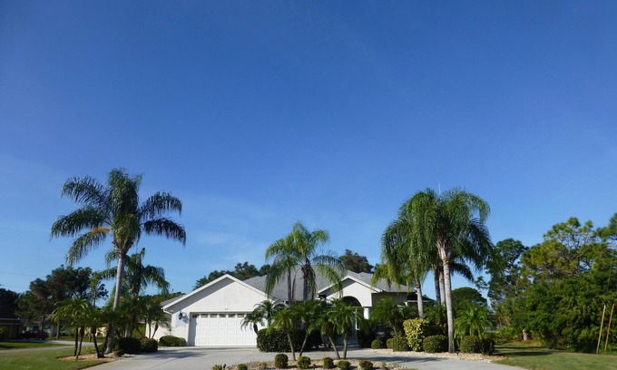 Long Meadow Casa | Very Large and Private 4-bedroom house with AC, WiFi in marvelous Rotonda West