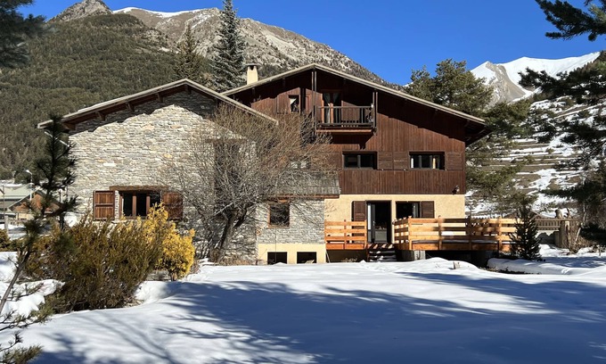 Mont-Dauphin Chalet De Esquí | ¡Chalet muy grande en las altas montañas!