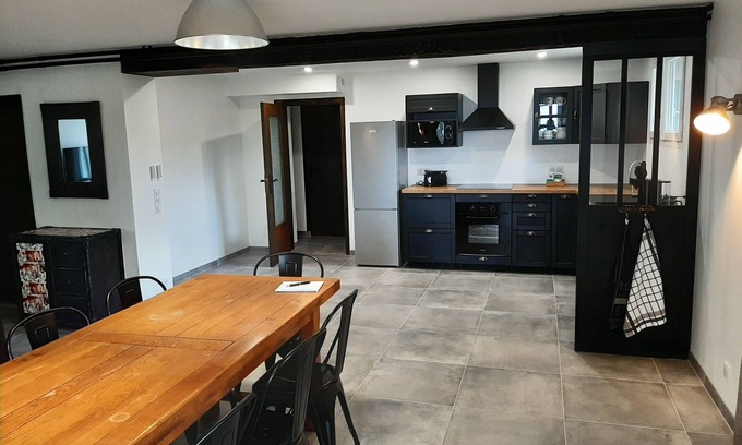 Chatel-Guyon Apartamento | Very large space with industrial feel