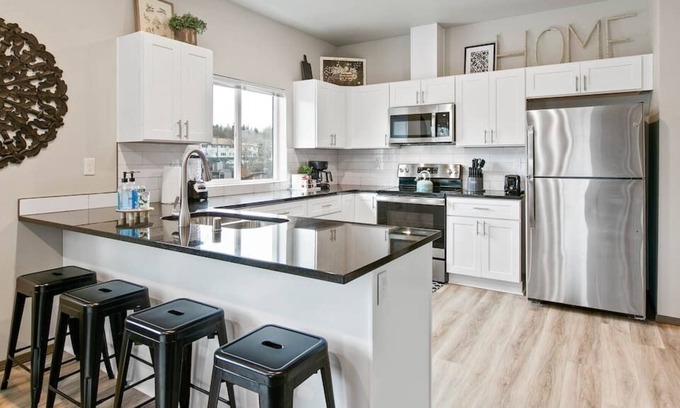 South Perry District Apartamento | Very New 2 Bd 2 Bth Near Perry Dist and Downtown!