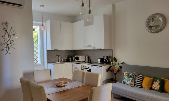 Hyeres City Centre Apartamento | Very nice 2 rooms 40 m² renovated and air-conditioned