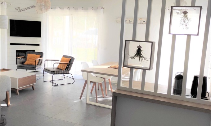 Le Penon Apartamento | Very nice new apartment with quiet garden, walking distance to the beach, wifi internet, parking.