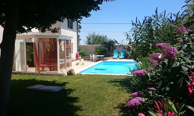 Candillargues Villa | Muy bonito chalet con piscina en paz segura