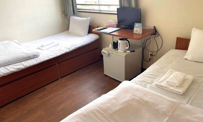 Adaniya Hotel | Very popular hotel for sightseeing in Okinawa Arena Free parking no overnight stayTwin room / Nakagami-gun Okinawa