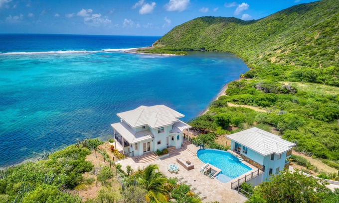 Virgin Gorda Villa | Nuevo, MUY privado, espectacular, ubicación frente al mar
