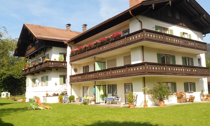 Rottach Apartamento | ubicación muy tranquila, céntrica y soleada con vistas a la montaña, a 300 m del centro