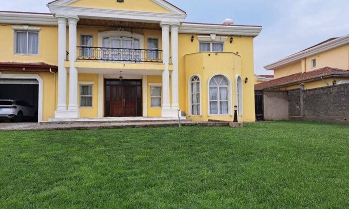 Kirkos Casa | Very secure quite gust house