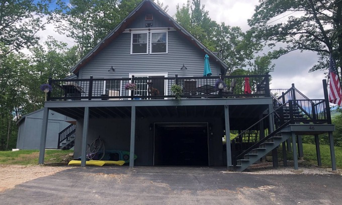 Moultonborough Chalet De Esquí | Very spacious 3 bedroom family owned home. The summer and winter fun is endless!