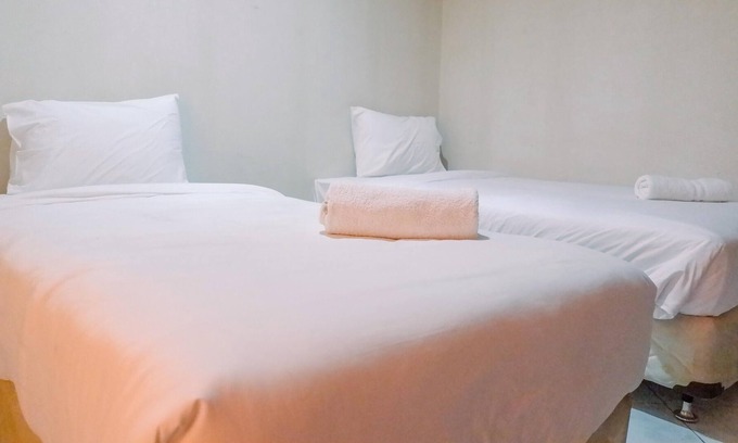 Suko Manunggal Apartamento | Very Spacious 3BR High Floor Taman Beverly Apartment