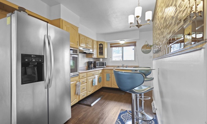 Normandy Casa | Very Spacious Duplex 7 minutes from ST. LOUIS AIRPORT and METROPOLITAN area!