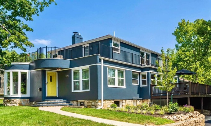 Mission Casa | Very Spacious! Game Room, Swing Set, Deck, Yard, Outdoor Fun + Sleeps 16