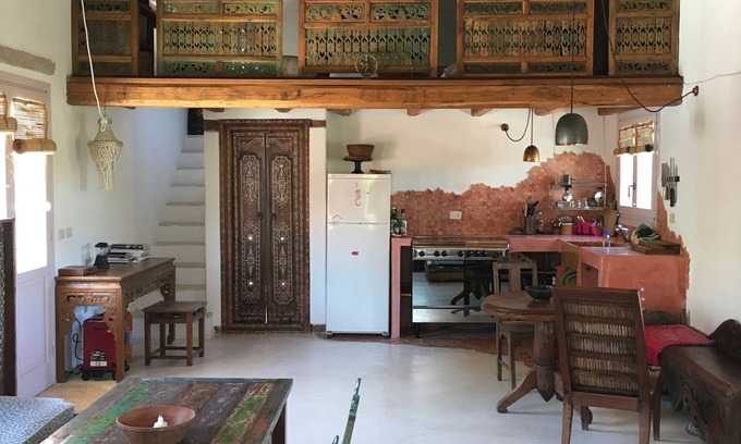 Arzachena Cabaña | Cabaña muy especial en un paisaje rural rodeado de rocas antiguas