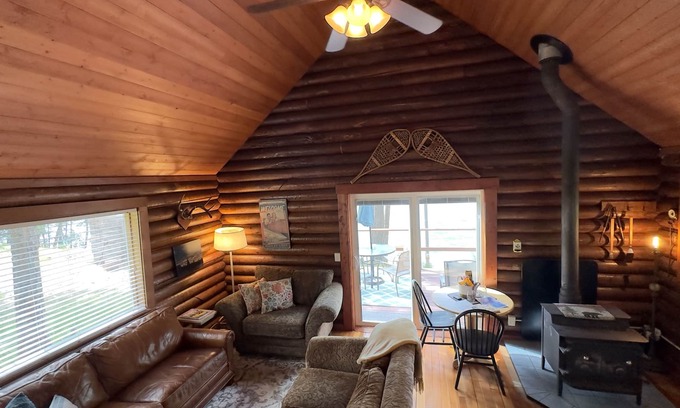 Kalispell Cabina | MUY ESPECIAL único en su clase Log Cabin - Family Friendly Retreat !!