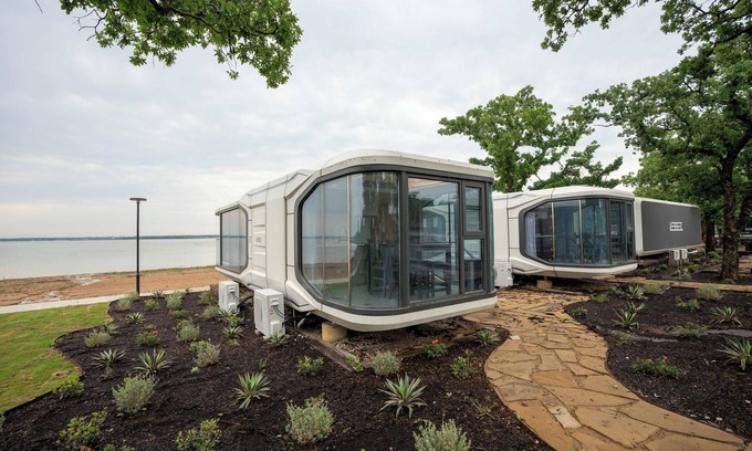 Bridgeport Casa | Vessel 8 - Lakefront Vessel Living | Modern Touches Grill Nature Views